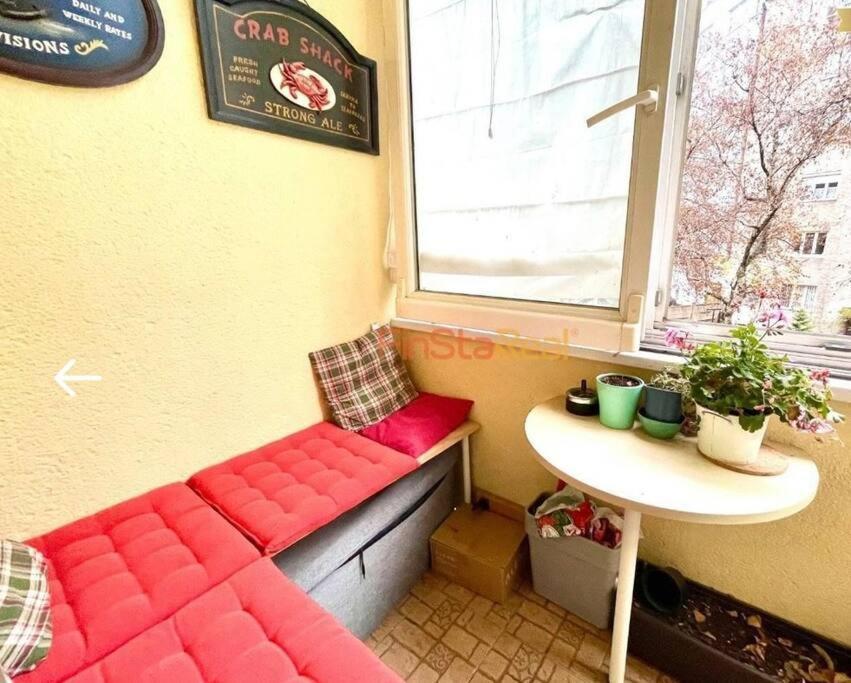 Economy Apartment 2 Min From The Main Station 브라티슬라바 외부 사진