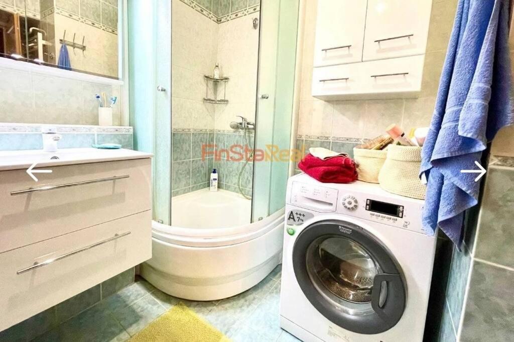 Economy Apartment 2 Min From The Main Station 브라티슬라바 외부 사진